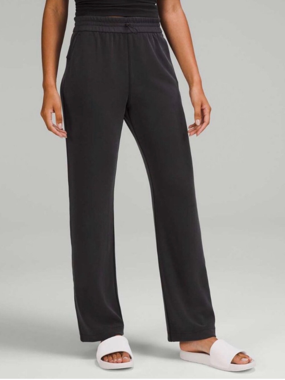 Lululemon Softstreme  grey/black pants size 4
